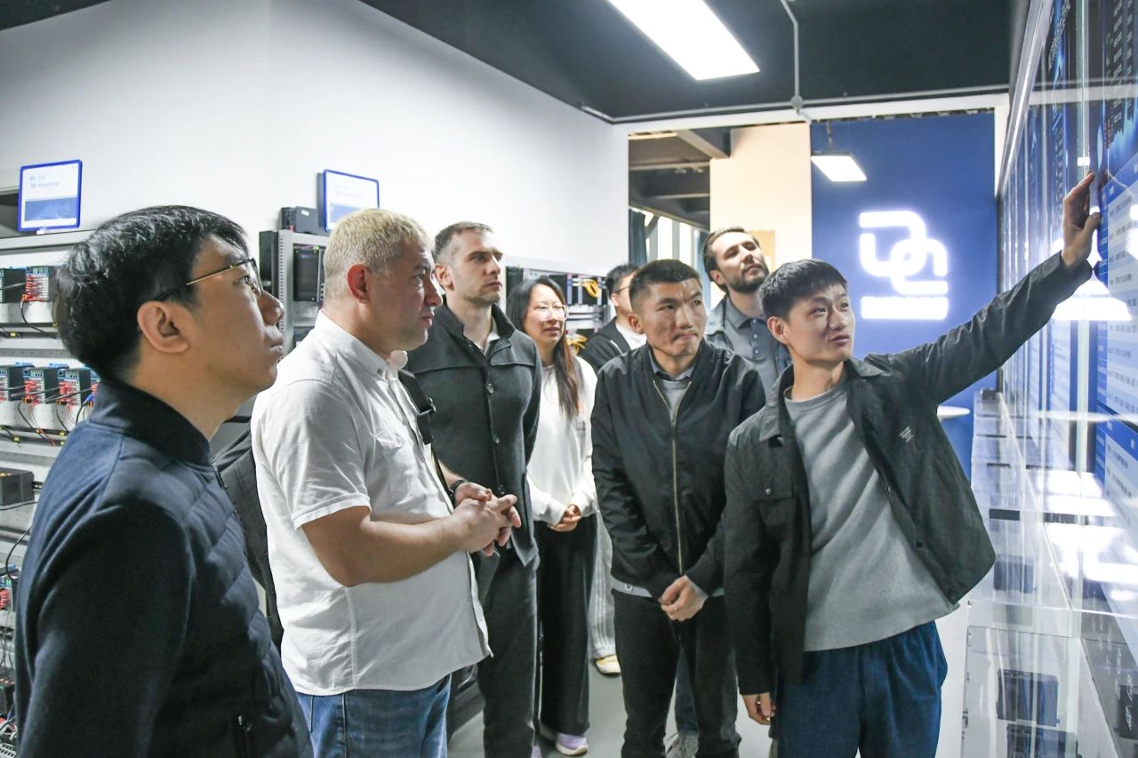 深入了解LicOS PLC控制器技術